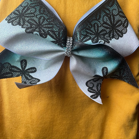 Cheer bow - Picture 6 of 11